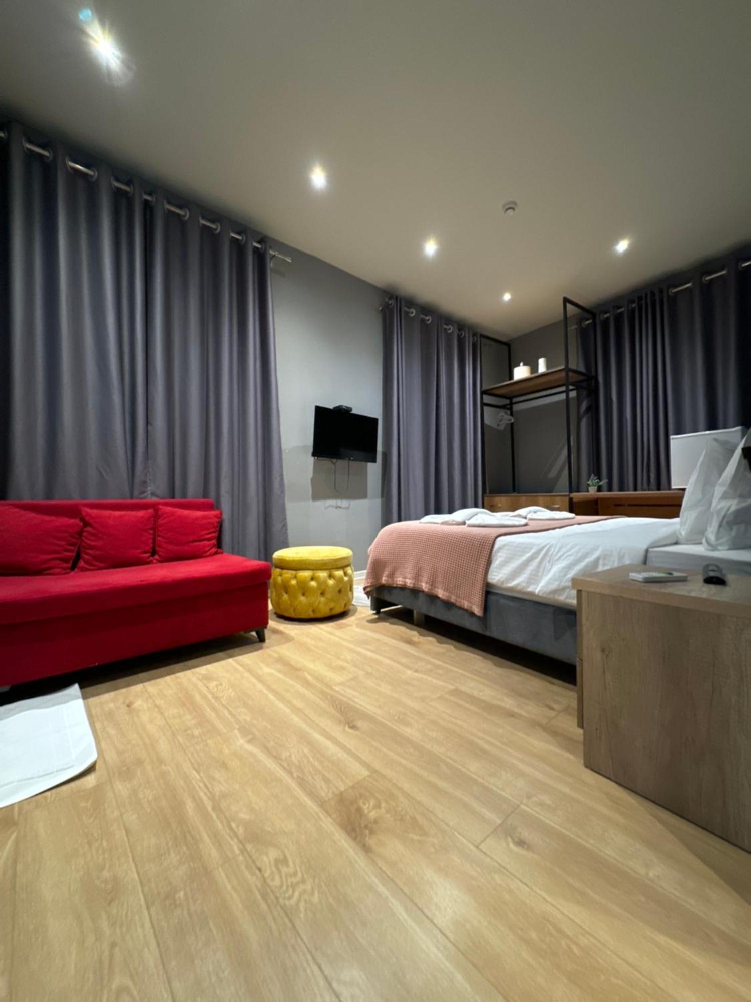 Hotel Tirona Тирана Экстерьер фото