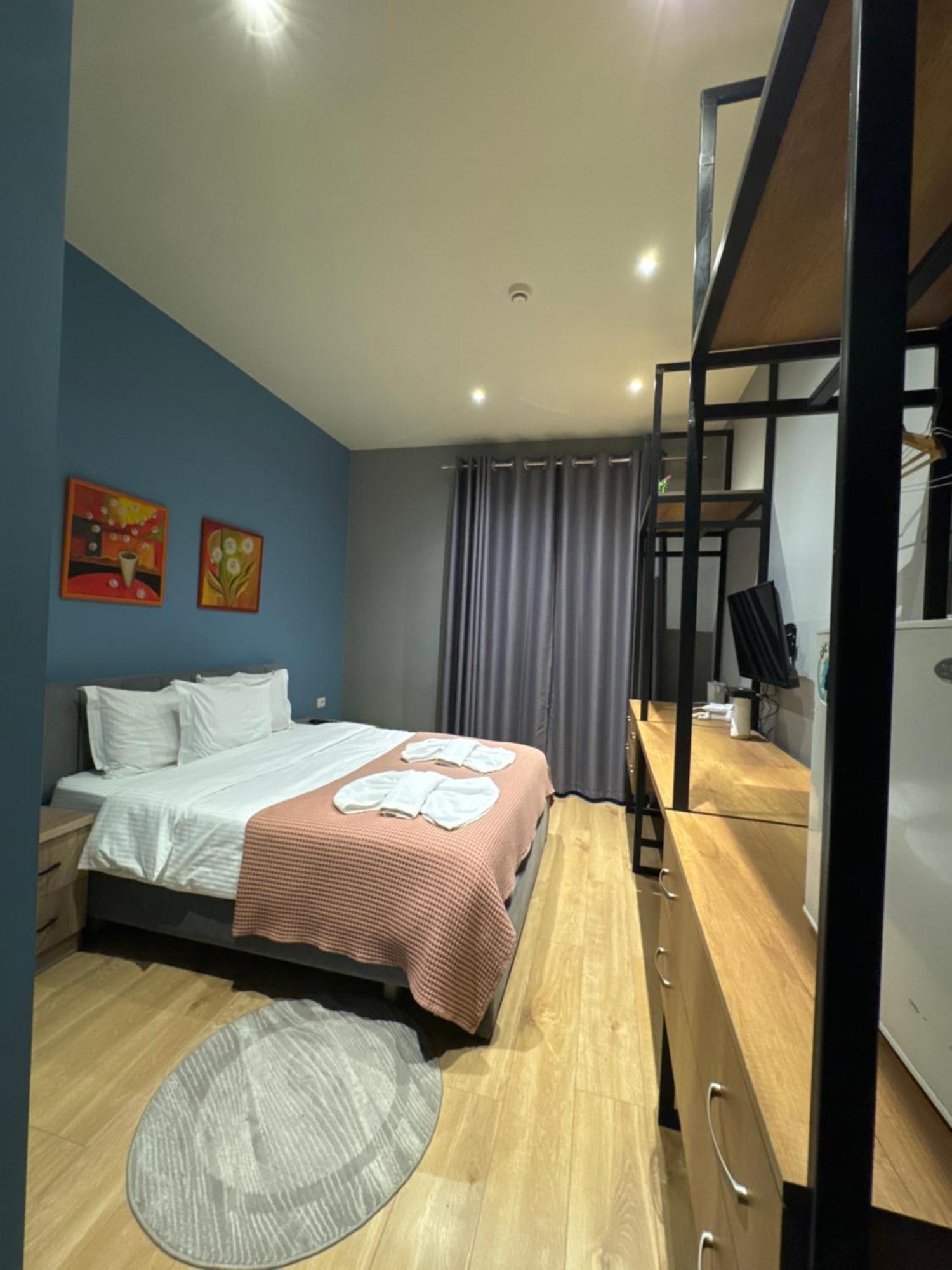 Hotel Tirona Тирана Экстерьер фото