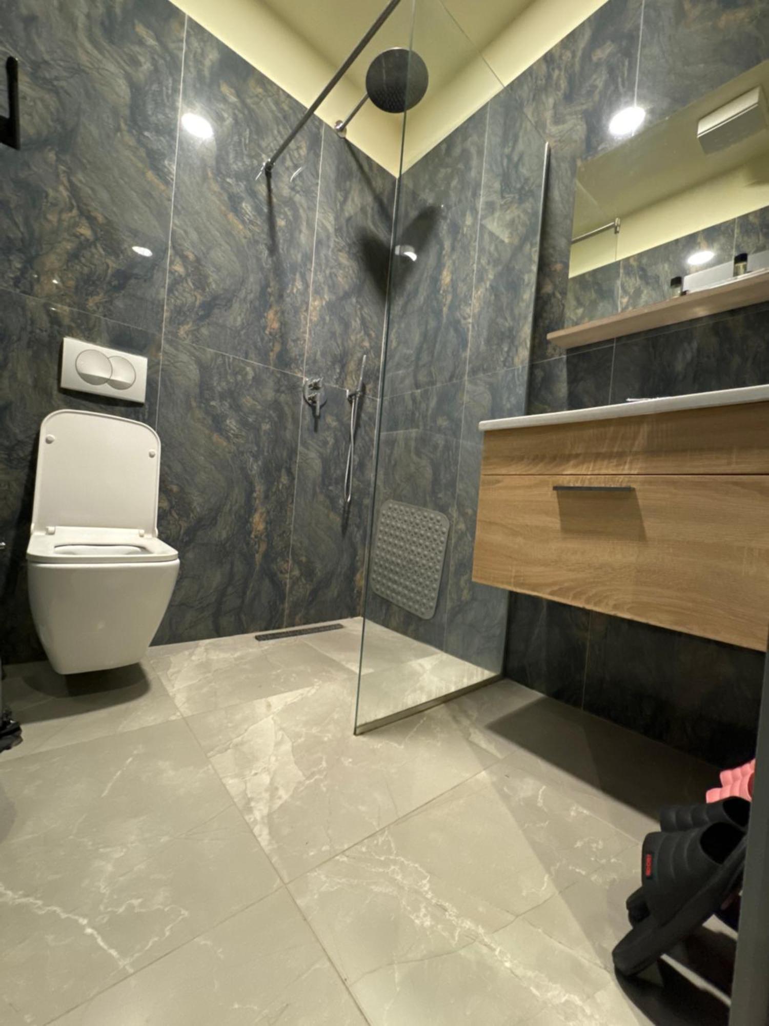 Hotel Tirona Тирана Экстерьер фото
